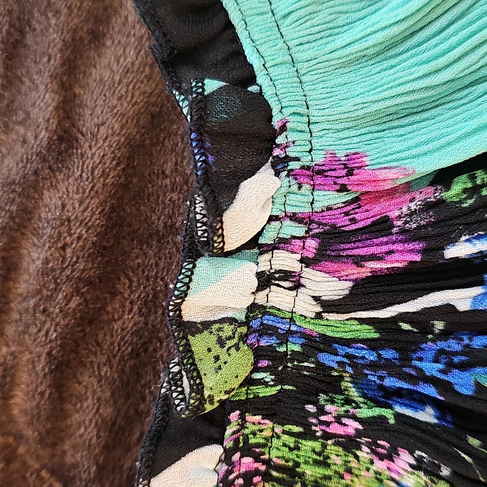 Top - Picture 9 of 16